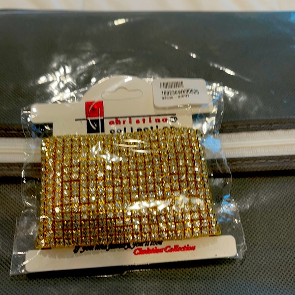 ohriatina colleacion Accessories - Women gold rhinestone cuff brand new